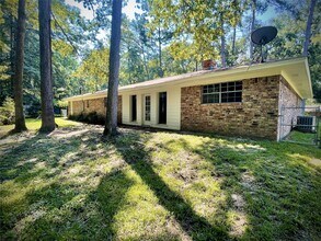1102 Ada St in Woodville, TX - Building Photo - Building Photo