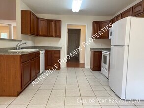 41 Sunview Cir in Arden, NC - Building Photo - Building Photo