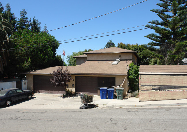 6081 Moon Dr in Ventura, CA - Foto de edificio - Building Photo