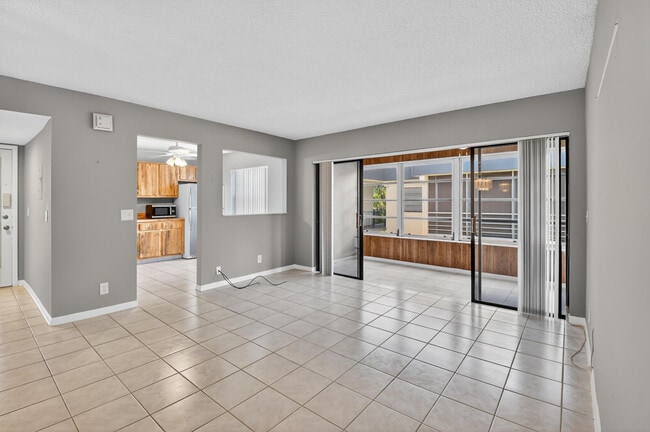 526 Piedmont K in Delray Beach, FL - Building Photo - Building Photo