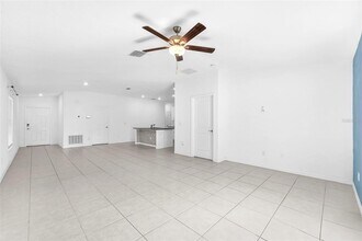 5518 Blue Azure Dr in Wimauma, FL - Building Photo - Building Photo