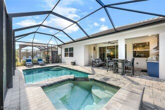 28109 Seasons Tide Ave in Bonita Springs, FL - Foto de edificio - Building Photo
