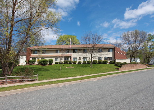 Owen Rust Apartments in Eau Claire, WI - Building Photo - Building Photo