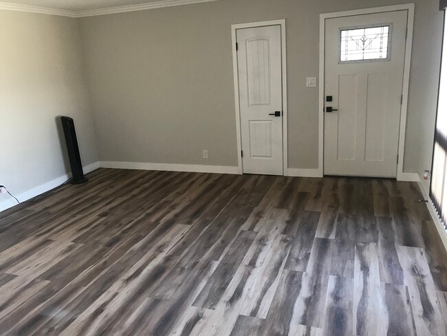 1742 W 83rd St, Unit 4