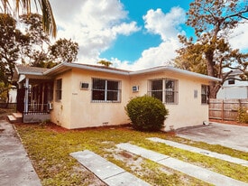7530 NE 3rd Ave, Unit A in Miami, FL - Building Photo