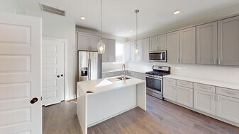 423 Coxe Ave in Charlotte, NC - Building Photo