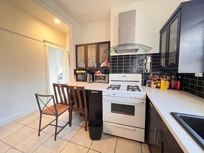 3023 1/2 Van Buren Pl in Los Angeles, CA - Building Photo - Building Photo