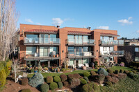 Harbour House in Kirkland, WA - Foto de edificio - Building Photo