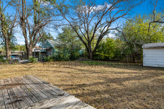 2221 W Graber St in Wichita, KS - Building Photo - Building Photo