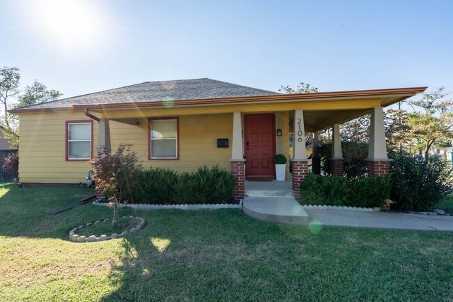 property at 2106 S Oswego Pl