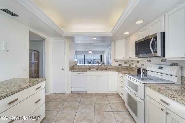 155 Jimmy Buffett Mem Hwy in Satellite Beach, FL - Building Photo - Building Photo