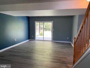 1824 Cedar Dr in Severn, MD - Foto de edificio - Building Photo