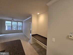 12000 Market St in Reston, VA - Building Photo - Building Photo