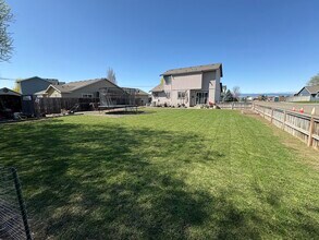 108 Benton St in Kittitas, WA - Building Photo - Building Photo