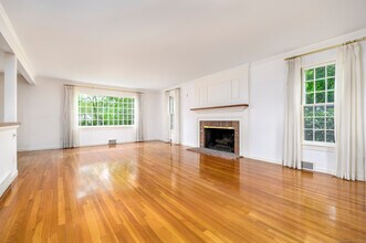 6 Baldwin Pl in Westport, CT - Building Photo - Building Photo