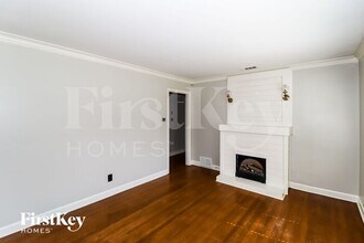 1256 W Perkins Rd in Memphis, TN - Foto de edificio - Building Photo