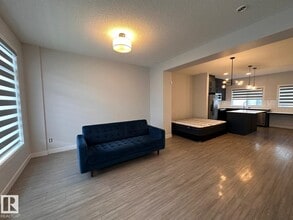 804 Welsh Dr S W in Edmonton, AB - Building Photo - Building Photo