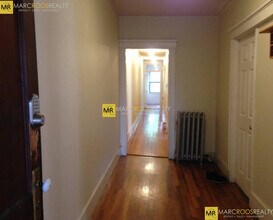 110 Central St, Unit 2 in Somerville, MA - Foto de edificio - Building Photo