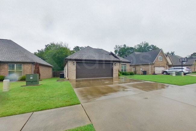 94 Old Orchard Rd in Florence, AL - Building Photo - Building Photo