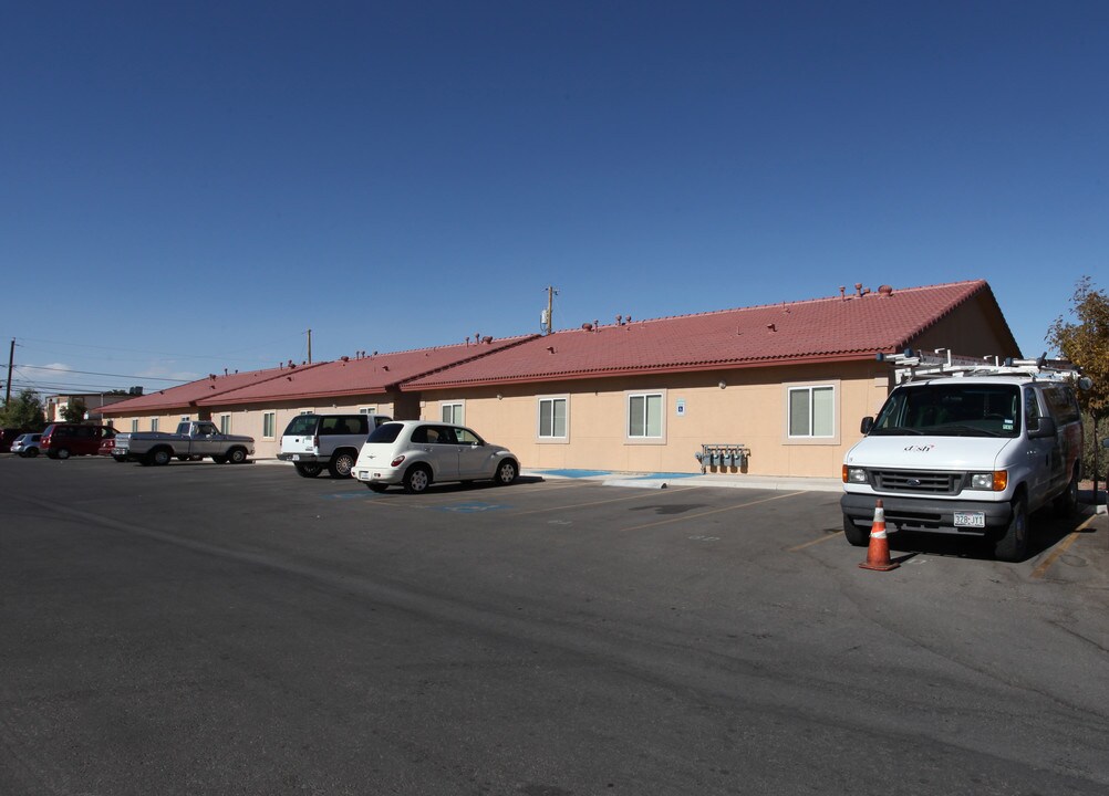 Aradel Apartments in El Paso, TX - Foto de edificio