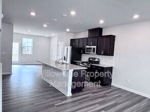 4010 Silver Oak Ln in Durham, NC - Building Photo - Building Photo