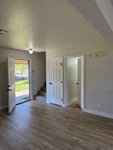 3310 Magnums Way in Redding, CA - Foto de edificio - Building Photo
