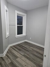 123 Walnut St, Unit 4L in Holyoke, MA - Building Photo - Building Photo