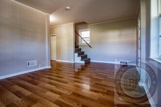 402 1/2 William St in Omaha, NE - Foto de edificio - Building Photo