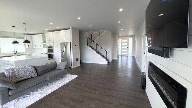 property at 2120 Lagerwey Circle