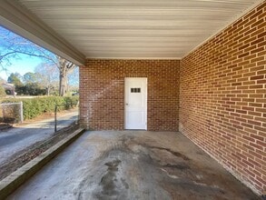 1011 Veterans Rd in Columbia, SC - Building Photo - Building Photo