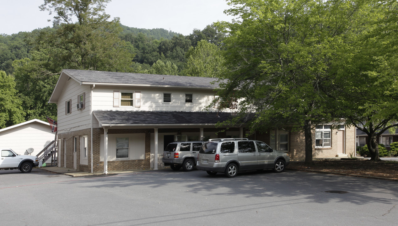 Jonathan Creek Apartments in Waynesville, NC - Foto de edificio