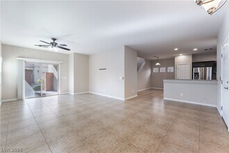 9526 Vega Carpio Ave in Las Vegas, NV - Building Photo - Building Photo