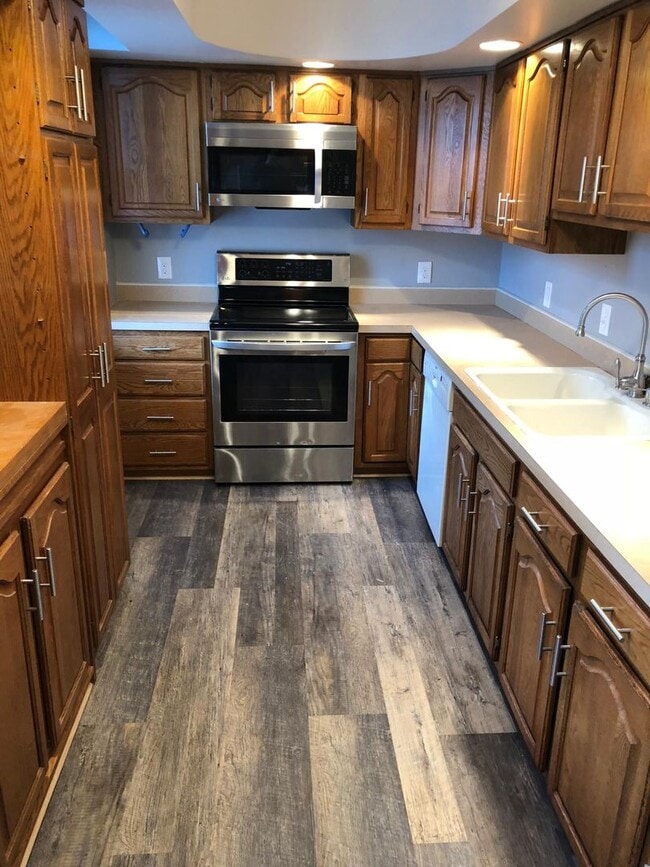 property at 103 W 2nd St