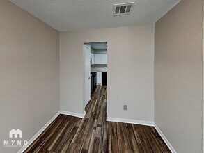 939 N Pleasant Woods Dr in Dallas, TX - Building Photo - Building Photo