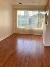 174 W Linden Ave, Unit #1 in Burbank, CA - Building Photo - Building Photo