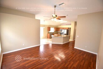 5641 Paddock Trail Dr in Tampa, FL - Building Photo - Building Photo