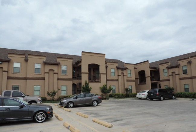 9809 Sterling Loop in Laredo, TX - Building Photo - Building Photo