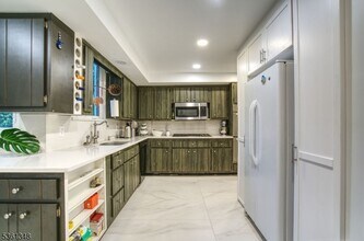 91 Birchwood Rd in Glen Rock, NJ - Foto de edificio - Building Photo