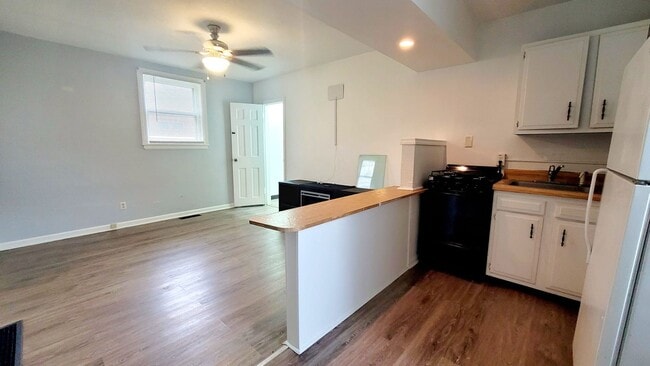 1202 W 7th St in Mishawaka, IN - Building Photo - Building Photo