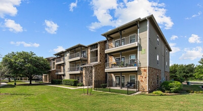 Springmarc in San Marcos, TX - Foto de edificio - Building Photo