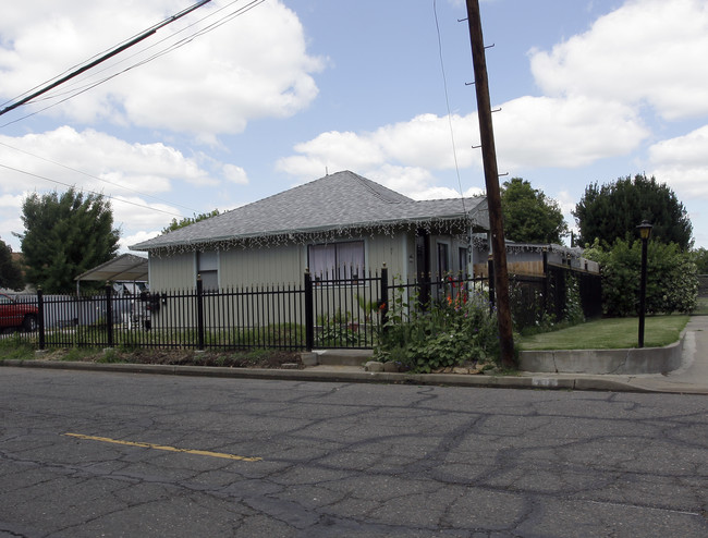 701 Pecan St in West Sacramento, CA - Building Photo - Building Photo