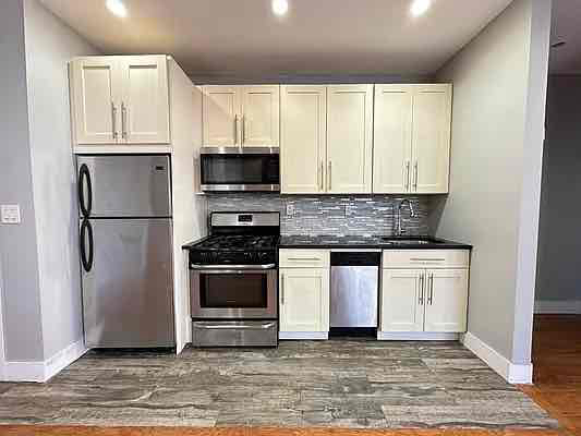 661 W 180th St in New York, NY - Building Photo - Building Photo