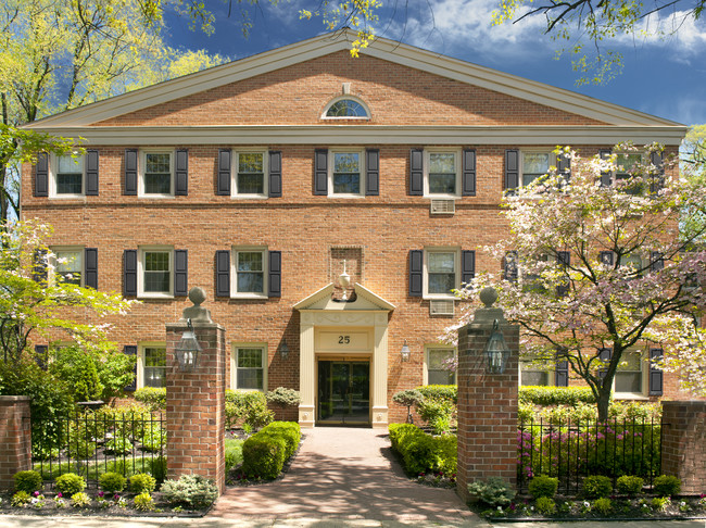 Chestnut House in Haddonfield, NJ - Building Photo - Building Photo