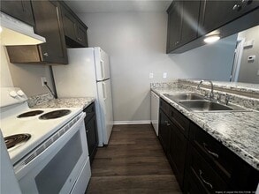 1425 Ireland Dr in Fayetteville, NC - Building Photo - Building Photo