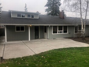 1326 Heather Ln SE in Salem, OR - Building Photo - Building Photo
