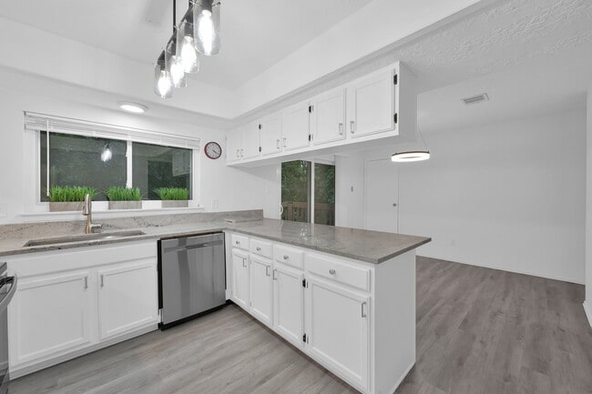16 S Cypress Pine Dr in Spring, TX - Foto de edificio - Building Photo