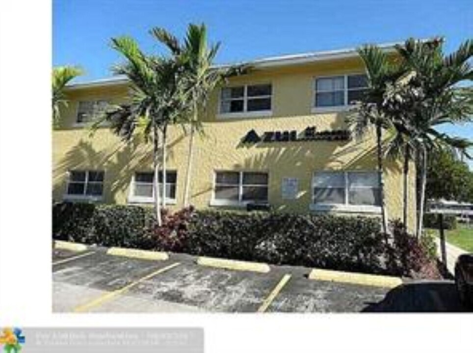 4050 NE 12th Ter, Unit 18-1 in Oakland Park, FL - Foto de edificio