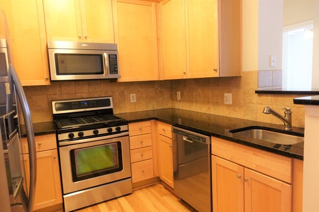 11750 Old Georgetown Rd, Unit 2318 in North Bethesda, MD - Foto de edificio - Building Photo