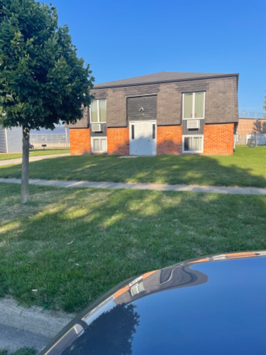 905 Illini Ave in Pontiac, IL - Building Photo