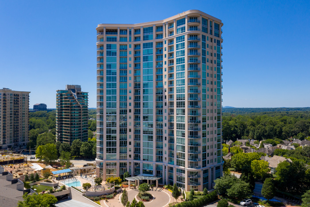 The Huntley Luxury Apartments in Atlanta, GA - Building Photo